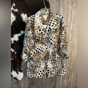 Chico’s size 0 (Small) cheetah print comfortable snap front jacket